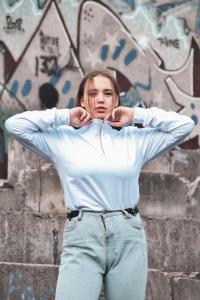 Фото Одежда Свитшот женский с замком белый DNK - HALF ZIP