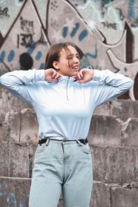 Фото Одежда Свитшот женский с замком белый DNK - HALF ZIP