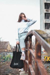 Фото Одежда Свитшот женский с замком белый DNK - HALF ZIP