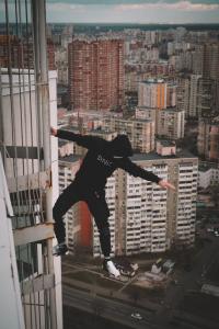 Фото Одежда Худи черная DNK - маркер