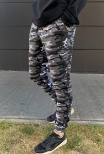 Фото  Мужские спортивные штаны камуфляж