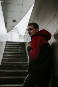 Фото  Мужская ветровка анорак весна  осень Intruder Hypnotic (красно - черный)