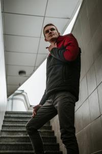 Фото  Мужская ветровка анорак весна  осень Intruder Hypnotic (красно - черный)