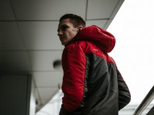 Фото  Мужская ветровка анорак весна  осень Intruder Hypnotic (красно - черный)