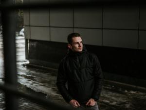 Фото  Мужская ветровка анорак  весна  осень Intruder Hypnotic (черный)