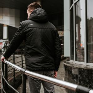 Фото  Мужская ветровка анорак  весна  осень Intruder Hypnotic (черный)