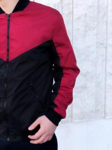 Фото  Бомбер Весенний мужской Красно-черный