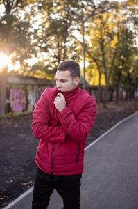 Фото  Мужская теплая красная куртка  (Весна - Осень)