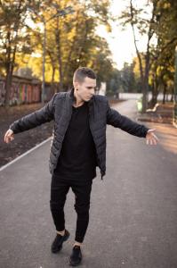 Фото  Мужская теплая черная куртка  (Весна - Осень)