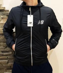 Фото Одежда Ветровка New Balance S20 black
