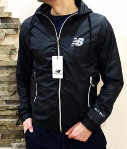 Фото Одежда Ветровка New Balance S20 black