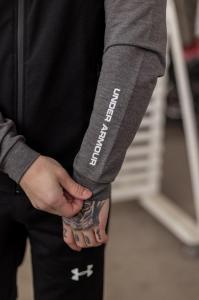 Фото Одежда Спортивный костюм Under Armour черно-серый