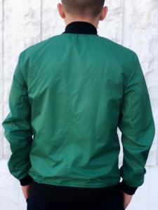 Фото  Бомбер зеленый