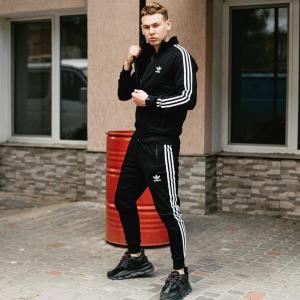 Фото Одежда Спортивные штаны в стиле Adidas Originals черные