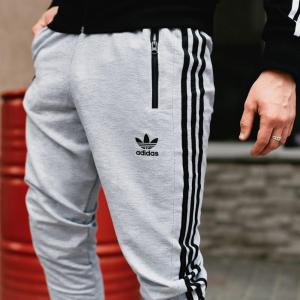 Фото Одежда Спортивные штаны в стиле Adidas Originals серые