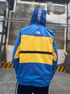 Фото  Куртка Supreme x The North Face SteepTech blue-yellow