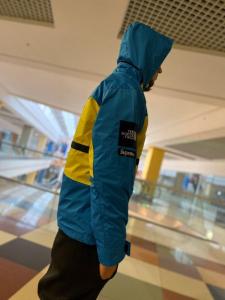 Фото  Куртка Supreme x The North Face SteepTech blue-yellow