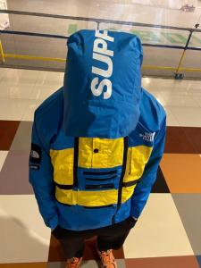 Фото  Куртка Supreme x The North Face SteepTech blue-yellow