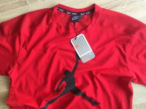 Фото Одежда Мужская футболка Jordan красная