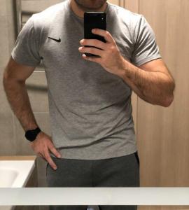 Фото Одежда Мужская футболка Nike серая