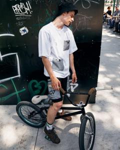 Фото Одежда Футболка оверсайз Пушка Огонь Pants с рефлективом белая