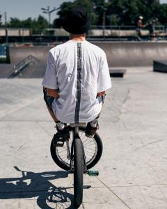 Фото Одежда Футболка оверсайз Пушка Огонь Pants с рефлективом белая