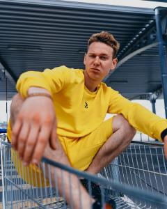 Фото Одежда Шорты мужские трикотажные Пушка Огонь Breet желтые