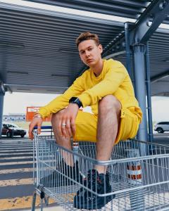 Фото Одежда Шорты мужские трикотажные Пушка Огонь Breet желтые