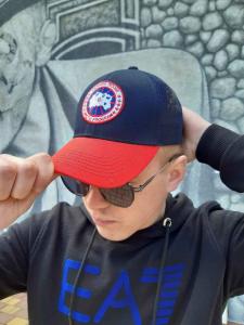 Фото Шапки, кепки Кепка бейсболка тракер Canada Goose Сине-красный