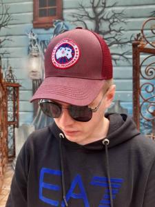 Фото Шапки, кепки Кепка бейсболка тракер Canada Goose Бордовый