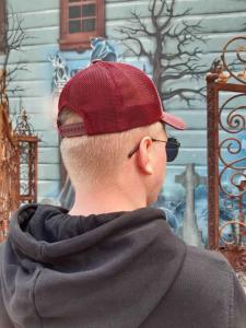 Фото Шапки, кепки Кепка бейсболка тракер Canada Goose Бордовый