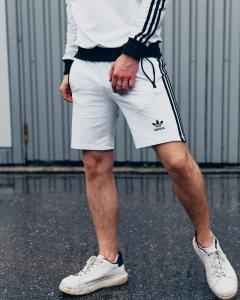 Фото Одежда Шорты трикотажные в стиле Adidas Three line белые