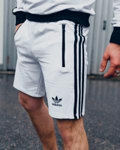 Фото Одежда Шорты трикотажные в стиле Adidas Three line белые