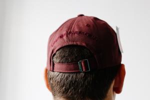 Фото Шапки, кепки Кепка бейсболка коттон Under Armour Бордовый