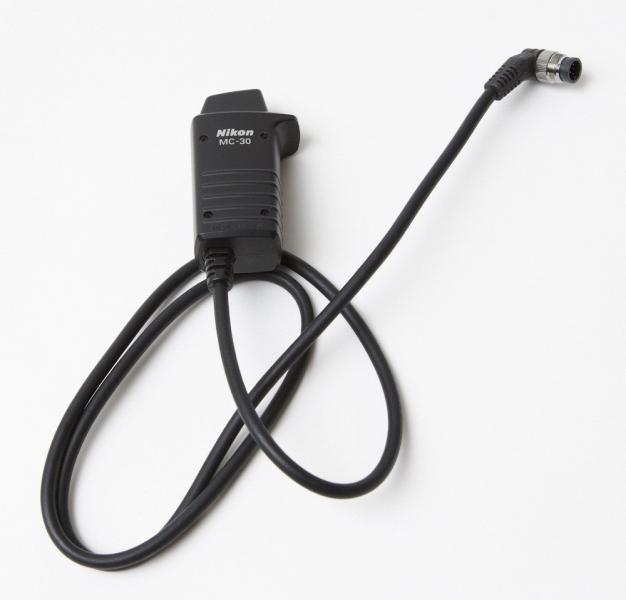 Фото Пульты ДУ (инфракрасные и проводные), Пульты дистанционного управления для фотоаппаратов NIKON Пульт ДУ (тросик) MC-30 для фотоаппаратов NIKON D2, D3, D200, D300, D300S, D700, D750, D800, D810