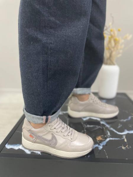 Nike жіночі шкіряні кросівки на шнуровці 40