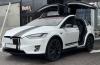 Tesla Model X белая электрический внедорожник арендовать на свадьбу
