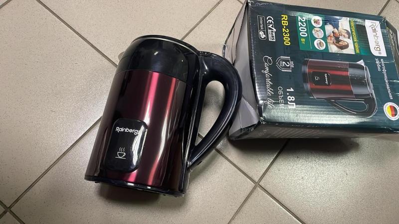 Фото  УЦЕНКА! Электрический чайник Rainberg RB-2300, 1.8 л, нержавеющая сталь, красный, (Плохая упаковка,повреждение корпуса 3119)