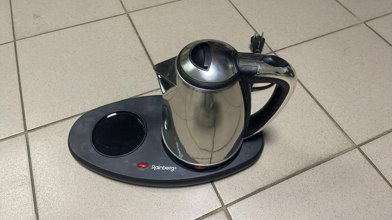 УЦЕНКА! Комплект электрочайник с заварником на подставке Rainberg RB-2504 (Нет упаковки, нет заварника 3163)