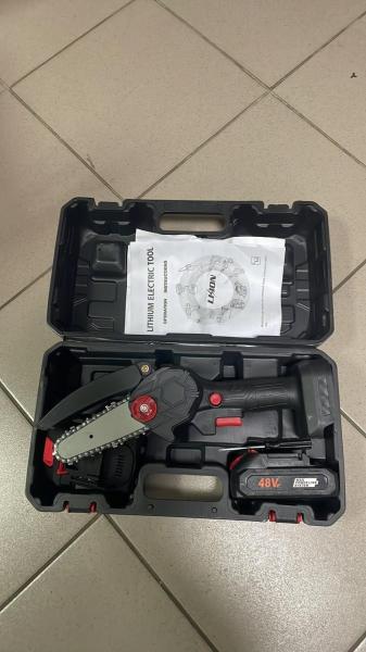 Фото  УЦЕНКА! аккумуляторная цепная пила с 2 батареями (Нет зарядки 3134)