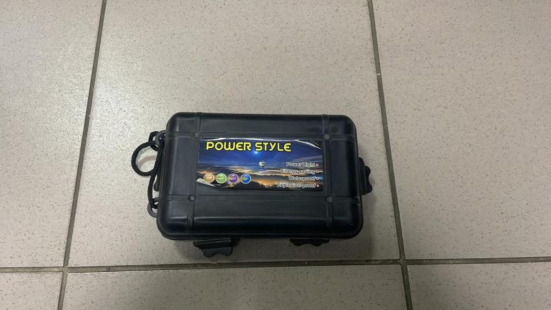 Фото  УЦЕНКА! Фонарик XML-T6 с зумом, Фонарь ручной 3xAAA/18650 5 режимов c футляром, зарядкой и аккумулятором.(Плохая упаковка 3167)