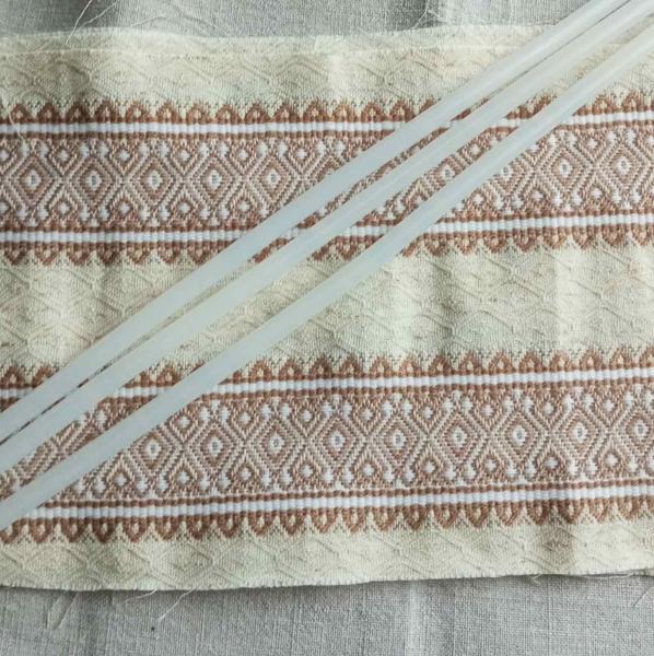 Фото Інструменти, пістолети, клей.клейові стрижні та нитки. Силіконовий, прозорий, білий клей 7 мм. Довжина палички 30 см.