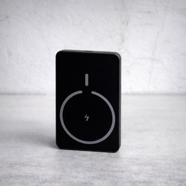 Фото PowerBank, внешние аккумуляторы Power Bank King Power WPG-104 Magnetic 10000 mAh с беспроводной зарядкой MagSafe и быстрой зарядкой QC 3.0 / PD 22.5W