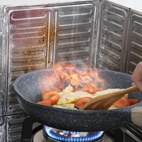 Фото Все для кухни Защитная складная панель из алюминиевой фольги для плиты 325×840 мм от брызг жира