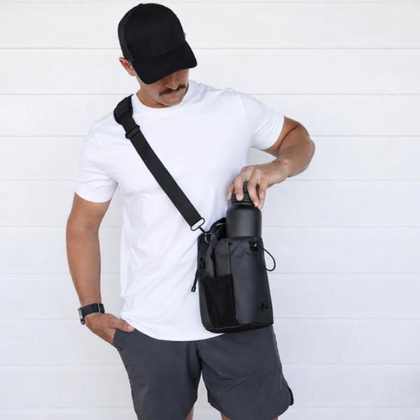 Фото  Магнитный подсумок для бутылки One's: спортивная сумка с магнитом для спортзала и барсетка через плечо