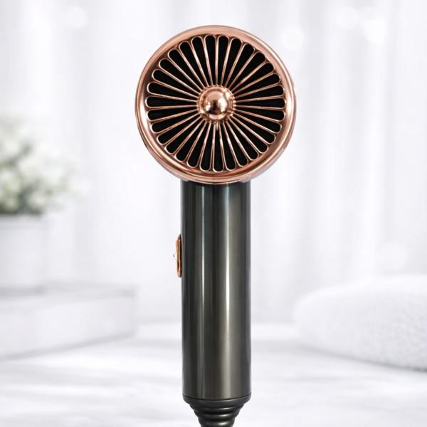 Фото Красота и здоровье Дорожный фен с концентратором Rozia HC8152 / Фен для волос / Компактный фен