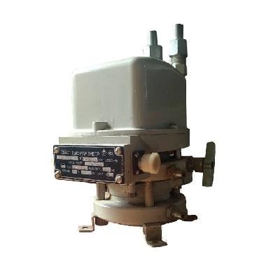 Фото Контрольно-измерительные приборы и автоматика, Клещи, тестеры, мультиметры, указатели напряжения, амперметры, вольтметры, регуляторы, сигнализаторы Преобразователь разности давления ДМЭУ-МИ, ДМЭ-МИ, ДМЭР-МИ