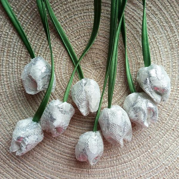 Фото В'язаний, тканинний декор. помпони Тюльпани на підвісці  текстильні срібна сітка  для декору та прикрас