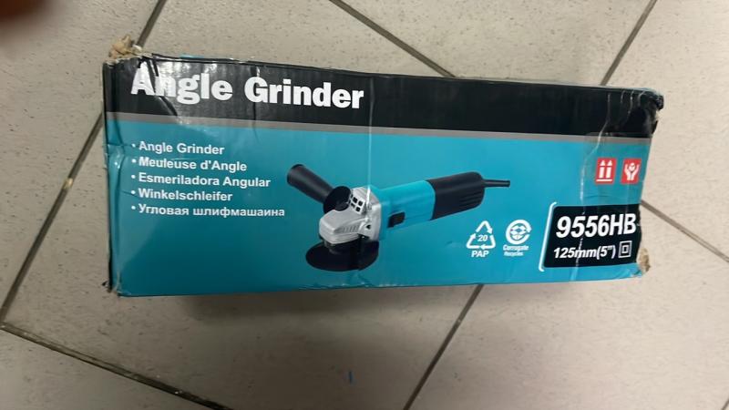 Фото  УЦЕНКА! Болгарка 9558 NH 840 Вт 125 круг Угловая шлифовальная (Плохая упаковка 3458)