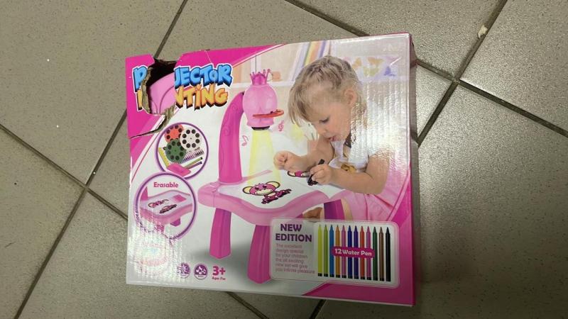Фото  УЦЕНКА! Проектор для рисования 24 слайда WOW мольберт детский для девочек (Плохая упаковка 3361)